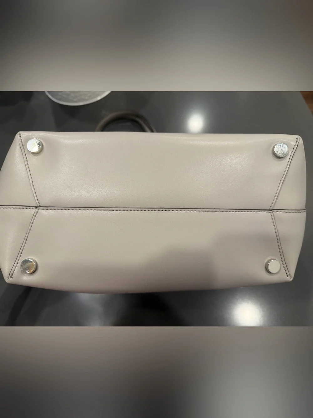 NWT Michael Kors Leather Signature Tote in Pearl Grey